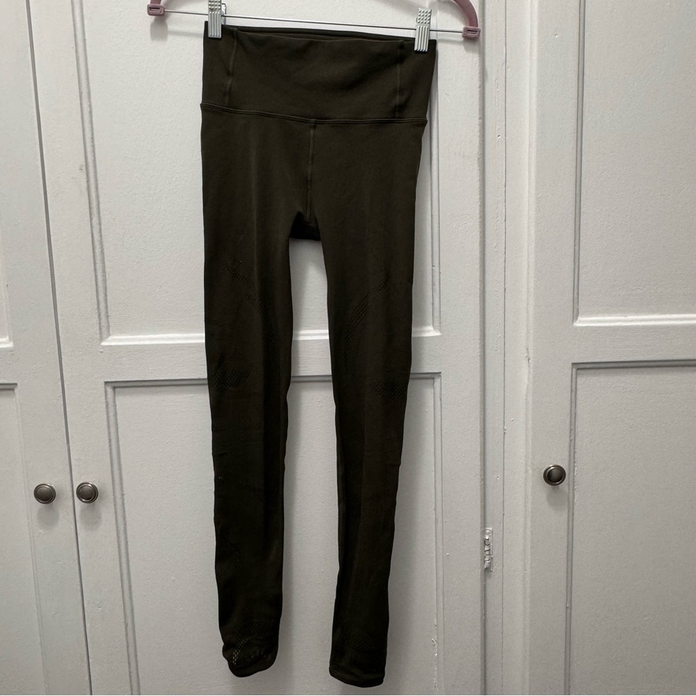 Lululemon Reveal Tight *En Avante in Dark Olive - Picture 5 of 10